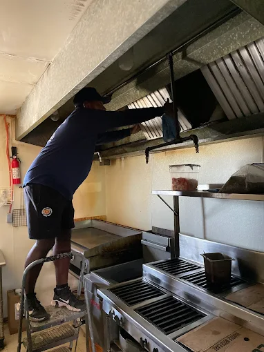 Ventilación de cocina de restaurante y mantenimiento de sistema de calidad del aire en San Antonio